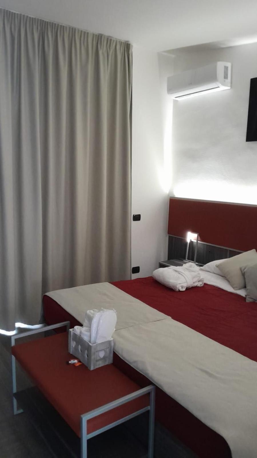 Rainbow Sweet Rooms Valmontone Exterior photo